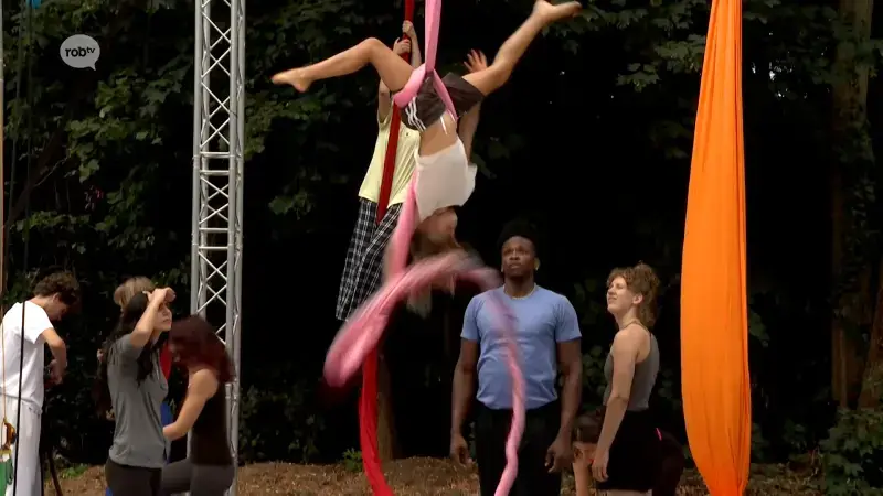 60 jongeren uit 7 landen bereiden zich voor op circusvoorstelling in Paul Van Ostaijensite in Leuven: "Leuk om van elkaar te kunnen leren"