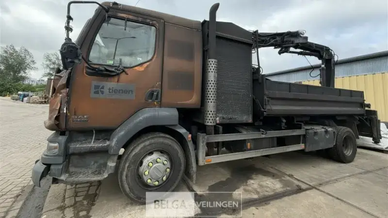 Tienen veilt beschadigd en oud materiaal van stadsdiensten: vrachtwagens, graafmachines en restanten van loods