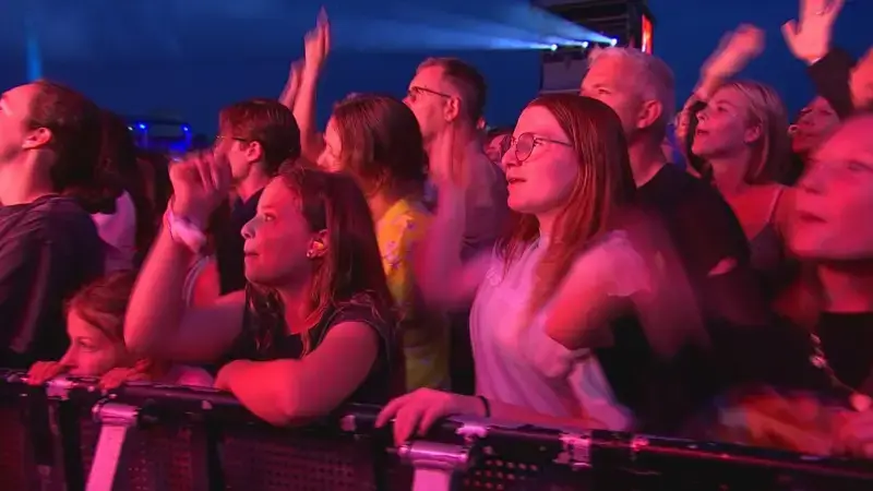 Festivalgangers Suikerrock maken kans op tandemsprong uit vliegtuig