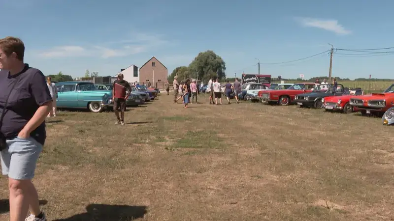 Oldtimers, unieke wagens en motors tijdens Summer on Wheels in Rotselaar