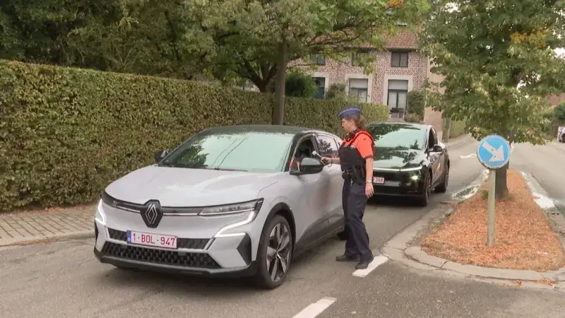 Politie controleert bestuurders in Waasmontstraat in Landen: "Veel frustraties bij buurtbewoners"