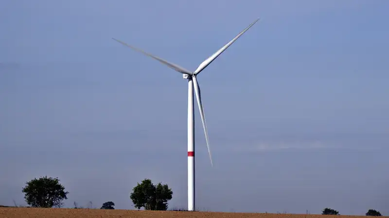 Twee windmolens op komst langs E40 in Landen