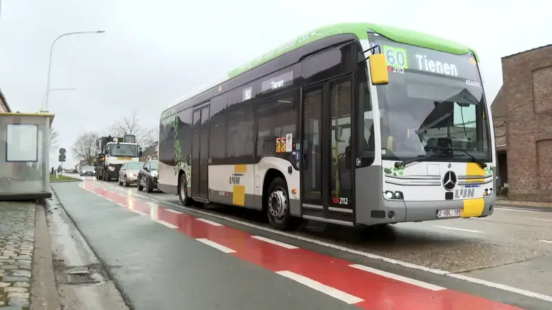 De Lijn vraagt pendelaars om routeplanner voor 1 september opnieuw te bekijken