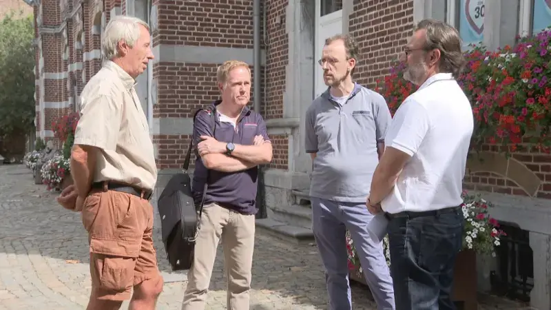 Actiecomité 'Bescherm de Hespense Berg' trekt met petitie naar stadhuis van Landen: "Hoop dat ze luisteren naar onze argumenten"