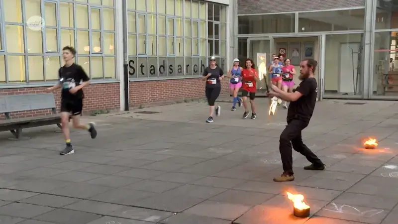 6.000 deelnemers ontdekken binnenstad tijdens uitverkochte Leuven Night Run: "We zijn op plaatsen geweest waar we eigenlijk nooit komen"