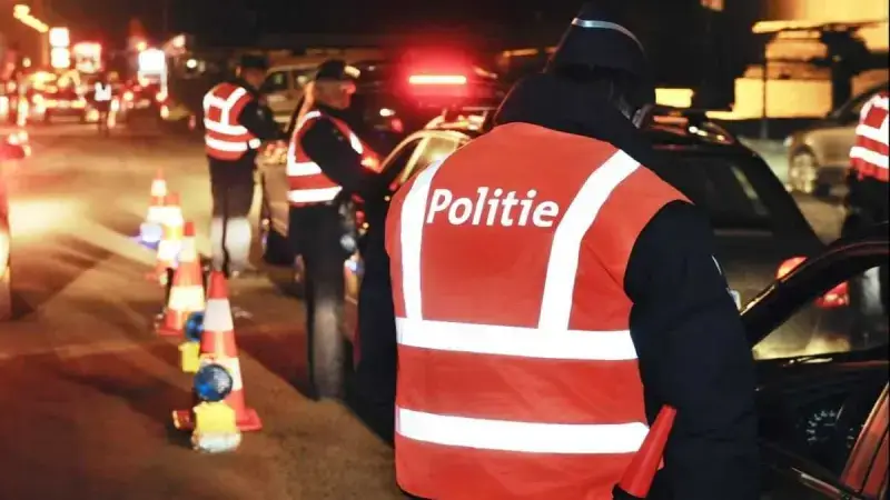 Leuvense politie haalt vrijdagnacht 18-jairge bestuurder uit Aarschot uit het verkeer: "Had enkel een voorlopig rijbewijs en legde positieve alcoholtest af"