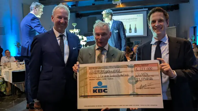 Benefietdiner in Faculty Club zamelt 37 000 euro in voor prostaatkankeronderzoek: "Het fonds ondersteunt onderzoek van jonge artsen en assistenten"