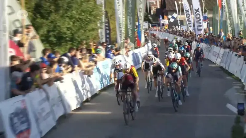 Lennert Van Eetvelt wint slotrit en pakt eindzege in Ronde van Slowakije