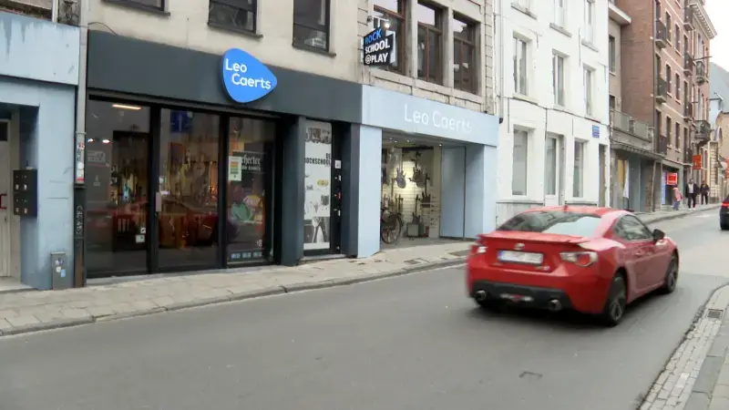 Uitbaters van bekende muziekwinkel Leo Caerts in Leuven stoppen na 50 jaar, De Rockschool breidt verder uit