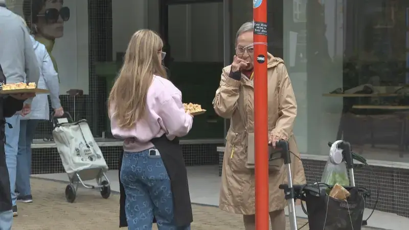 Fair Trade-gebak door leerlingen op Aarschotse Markt