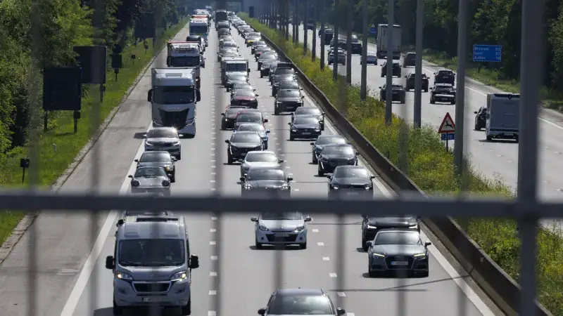 24-jarige Nederlander opgepakt nadat hij met bestelwagen op politie probeert in te rijden op E40 in Haasrode