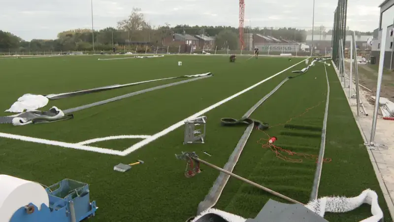 Nieuw kunstgrasveld van Haacht United is bijna klaar: "In toekomst kunnen misschien ook scholen of andere verenigingen van het veld gebruikmaken"