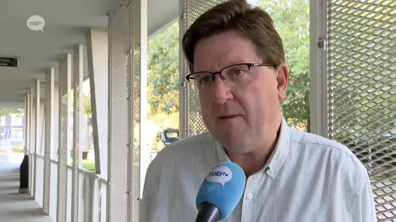 Tienen hangt witte lakens buiten tegen armoede: "Inzetten op werk, taalondersteuning en wonen"