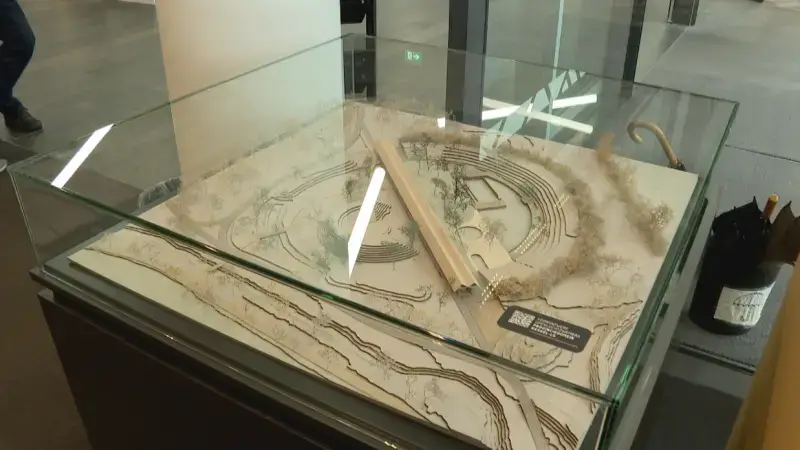 Maquette in het stadskantoor toont het ontwerp van het toekomstig openluchtzwembad in Kessel-Lo
