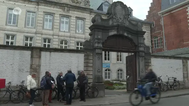 Iconische toegangspoort van het Premonstreitcollege in Leuven wordt gerestaureerd