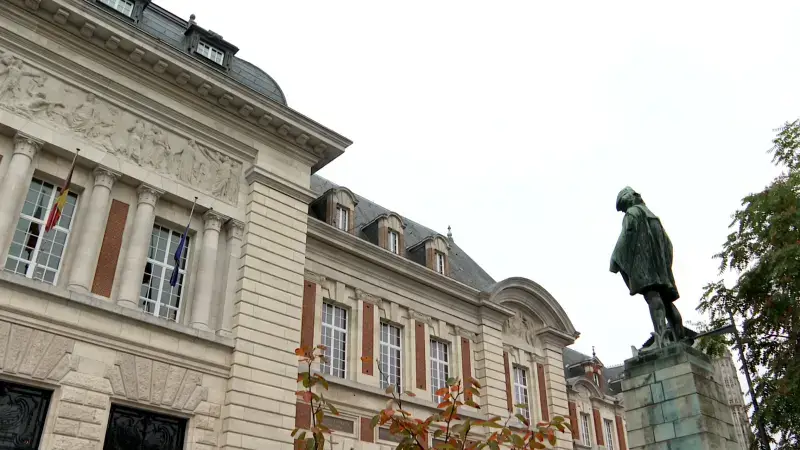 Vrouw van 56 uit Attenhoven blijft maand langer in de cel na aanval met zuur op partner