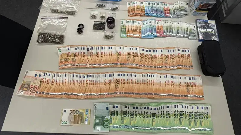 Twee 21-jarige mannen uit Scherpenheuvel-Zichem aangehouden op verdenking van bezit en verkoop van drugs