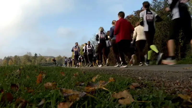 Drie nieuwe looproutes met wegwijzers in Park Schoonhoven: "Je doet je loopschoenen aan en je bent vertrokken"