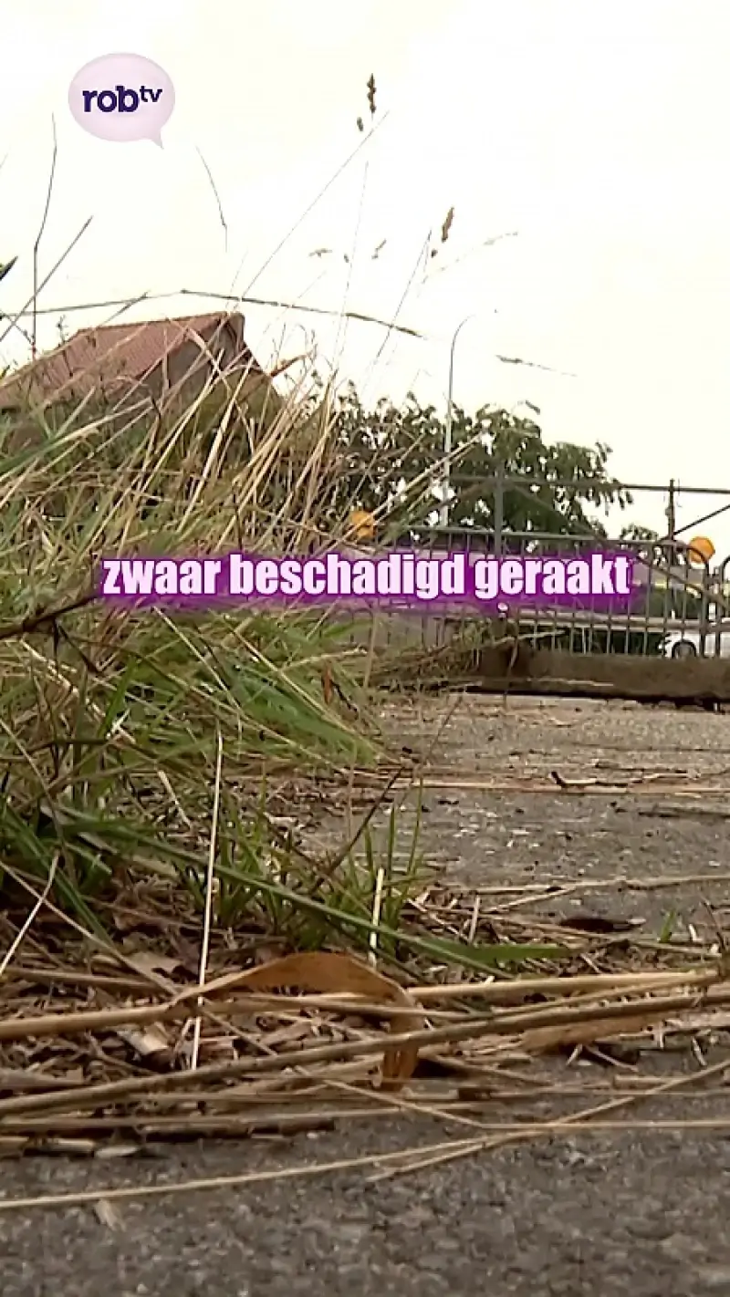 Politie crasht na achtervolging