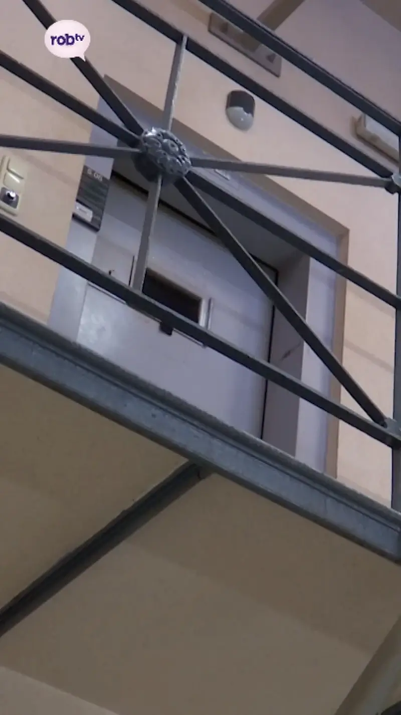 14 gedetineerden slapen op de grond