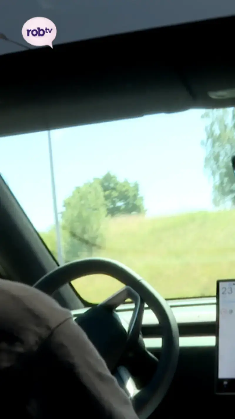 Journalist test zelfrijdende auto!