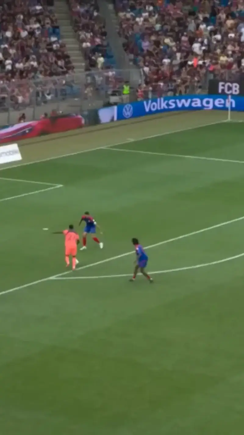 Eerste goals van Jesse Bisiwu bij FC Barcelona!