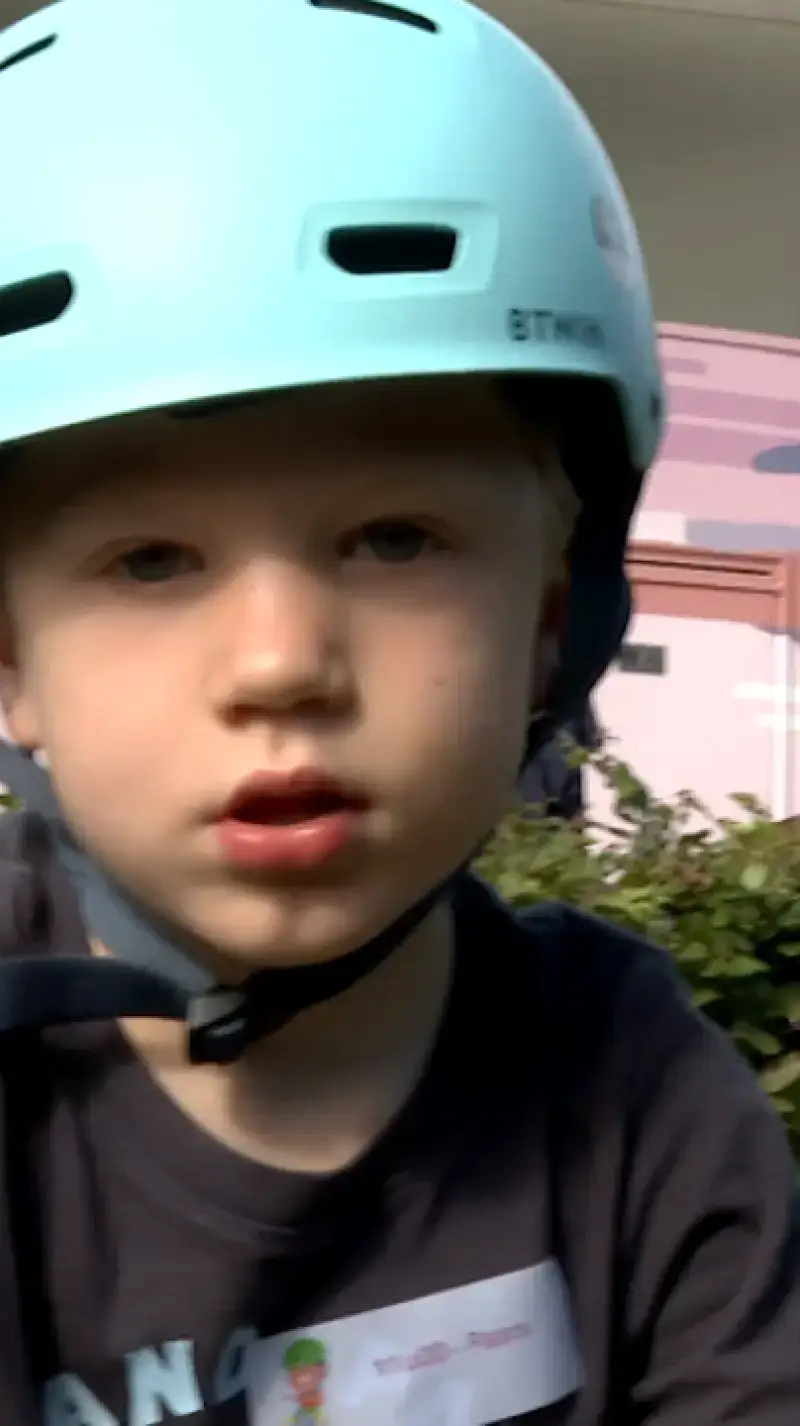 In Tervuren nemen heel wat peuters en kleuters enthousiast deel aan het WK Loopfietsen!