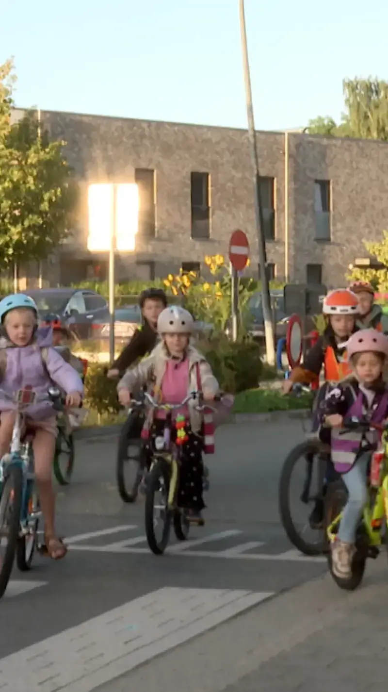 Te voet, met de fiets of de step naar school tijdens Strapdag in Tildonk!